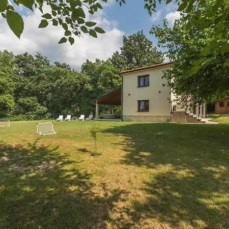 Holiday House Nono With Whirlpool Prázdninový dům Pazin